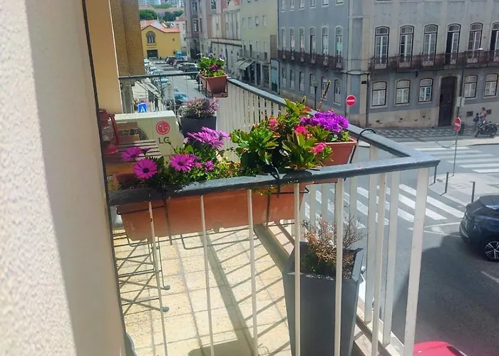Lx Factory & Lisbon Congress Centre Apartment